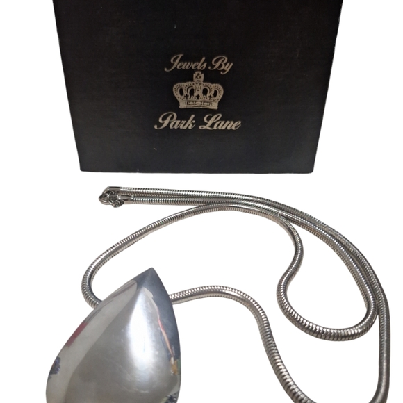 Vtg Park Lane Silver Tone Teardrop Pendant Necklace 28" W/ Original Box - Picture 2 of 7